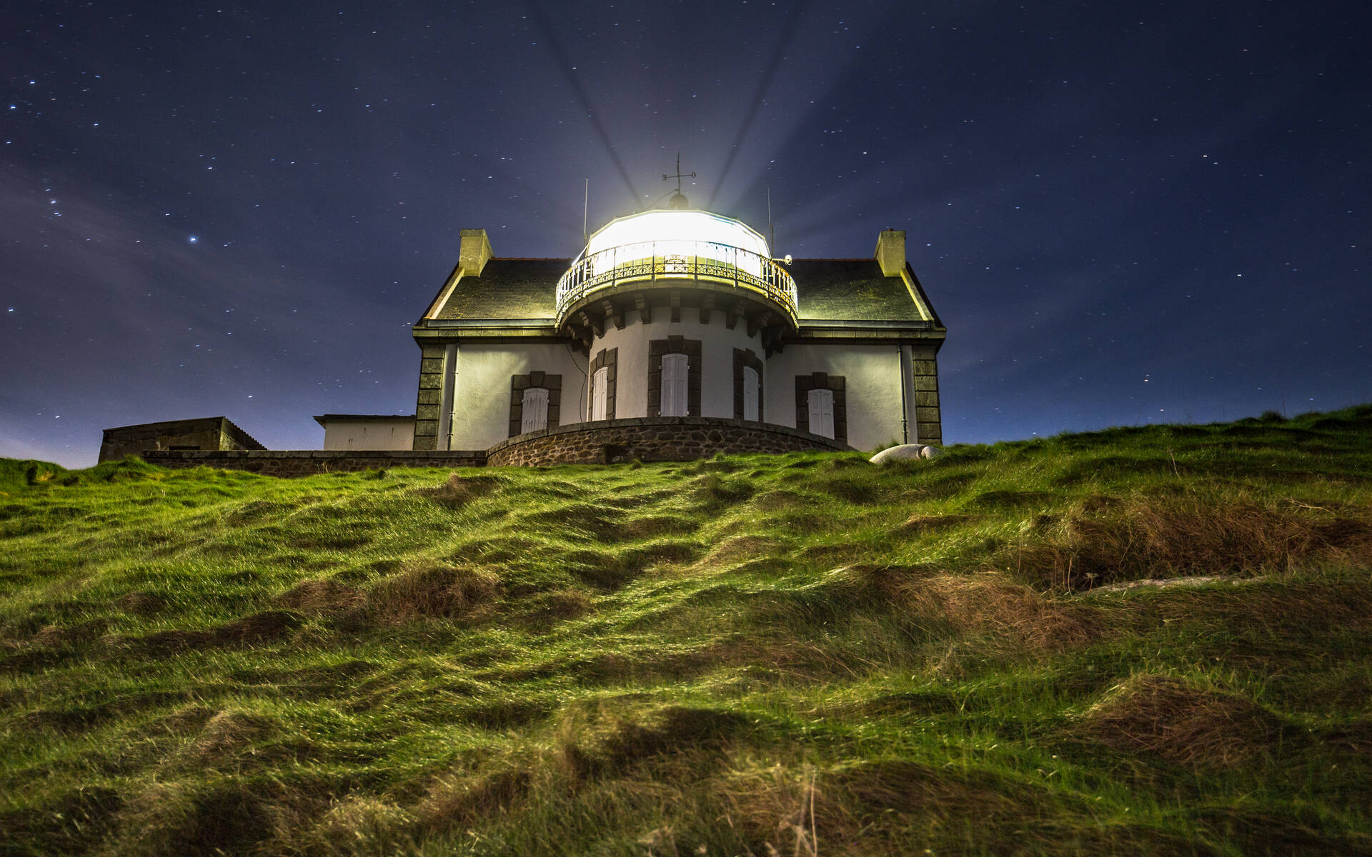 Phare du Millier à Beuzec-Cap-Sizun © Ronan Follic