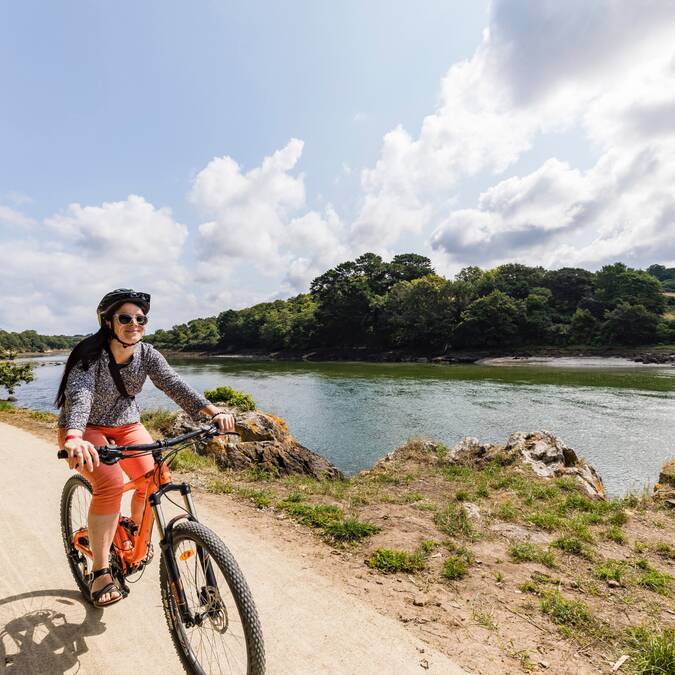 Vélo sur le Youtar © Studio Jézéquel