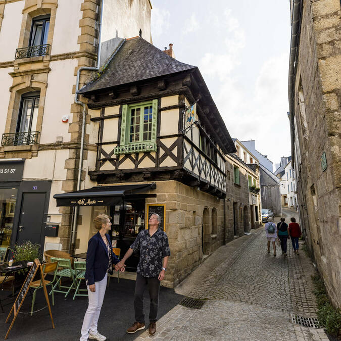  Audierne vieille ville © Studio Jezequel