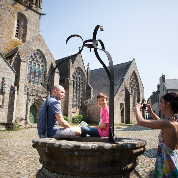 La Place de l'église - Pont-Croix © Guillaume Prié - CRTB